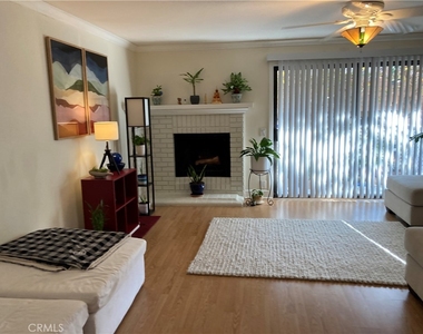 8840 Villa La Jolla Drive - Photo Thumbnail 3