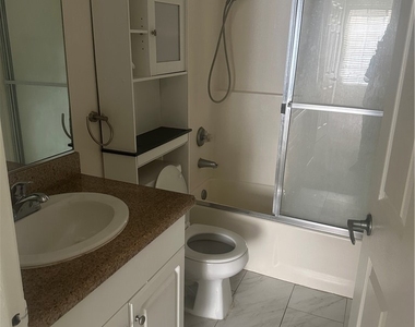 5525 Canoga - Photo Thumbnail 11