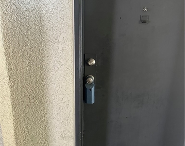 5525 Canoga - Photo Thumbnail 7