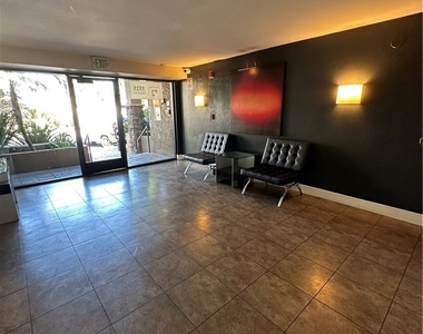 5525 Canoga - Photo Thumbnail 3