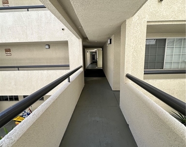 5525 Canoga - Photo Thumbnail 6