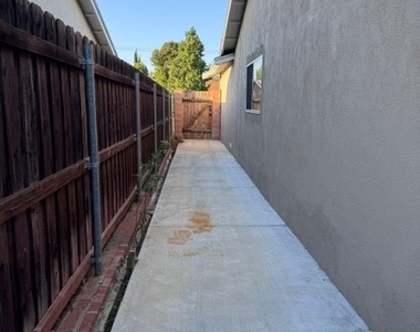 23740 Welby Way - Photo Thumbnail 9