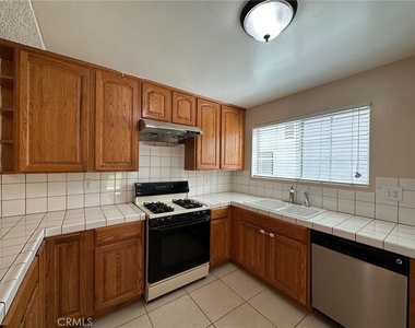 23740 Welby Way - Photo Thumbnail 6