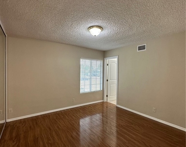 23740 Welby Way - Photo Thumbnail 13