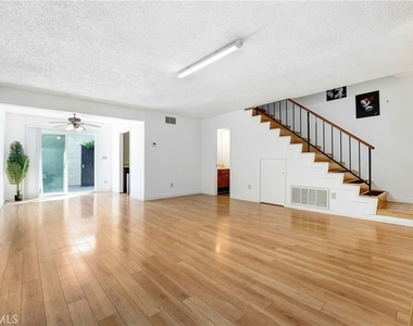 9531 Sepulveda Blvd - Photo Thumbnail 14