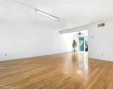 9531 Sepulveda Blvd - Photo Thumbnail 18