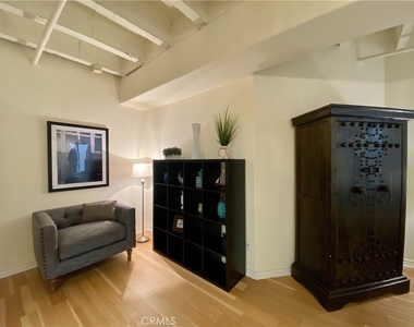 312 W 5th Street - Photo Thumbnail 7