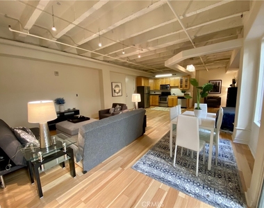 312 W 5th Street - Photo Thumbnail 5