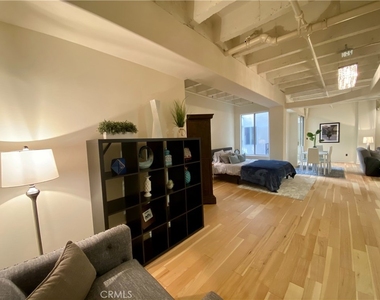 312 W 5th Street - Photo Thumbnail 8