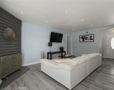 6629 Melba Ave - Photo Thumbnail 3