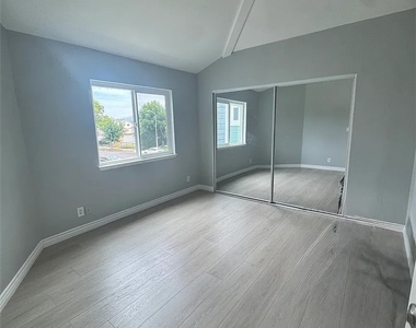 14726 Tupper - Photo Thumbnail 22