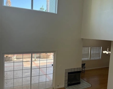14726 Tupper - Photo Thumbnail 16