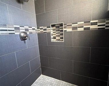 14726 Tupper - Photo Thumbnail 20