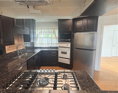 14726 Tupper - Photo Thumbnail 9