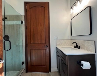 5645 Manton - Photo Thumbnail 9