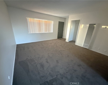 4015 W 137th Street - Photo Thumbnail 7