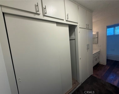 4015 W 137th Street - Photo Thumbnail 12