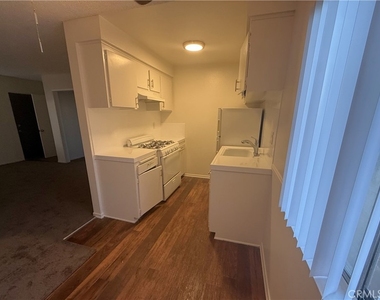 4015 W 137th Street - Photo Thumbnail 11