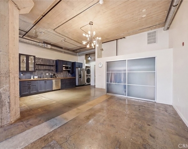 825 E 4th - Photo Thumbnail 5