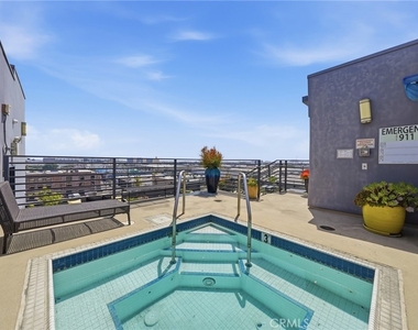 825 E 4th - Photo Thumbnail 8