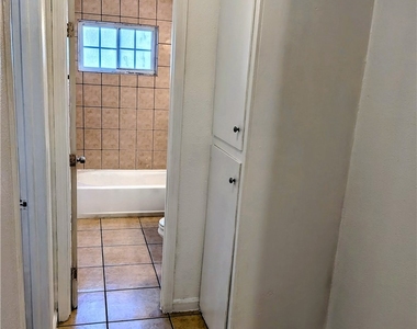 1708 Pine Avenue - Photo Thumbnail 4