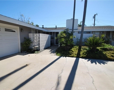 3292 Kenilworth Drive - Photo Thumbnail 14