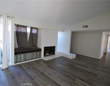 3292 Kenilworth Drive - Photo Thumbnail 5