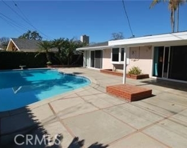 3292 Kenilworth Drive - Photo Thumbnail 11