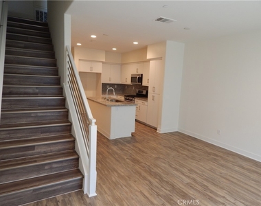 9046 Garvey - Photo Thumbnail 5
