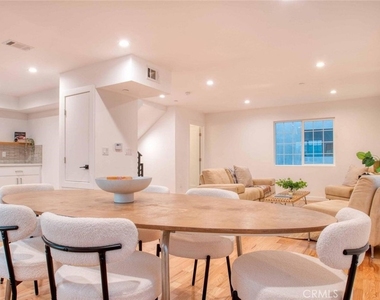 2333 1/2 Langdale Avenue - Photo Thumbnail 5