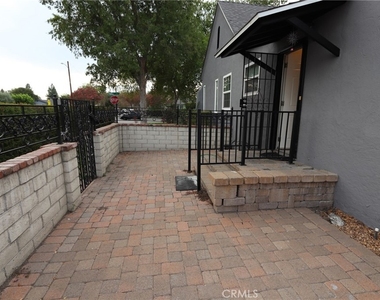 2905 N Sierra Way - Photo Thumbnail 18