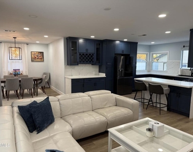 1075 Chevron Court - Photo Thumbnail 10