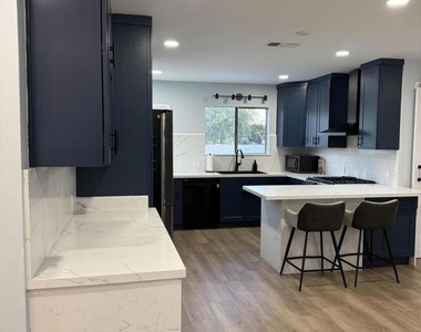 1075 Chevron Court - Photo Thumbnail 4