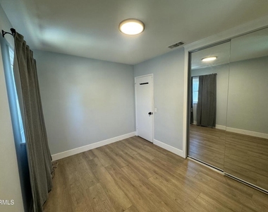 1075 Chevron Court - Photo Thumbnail 18