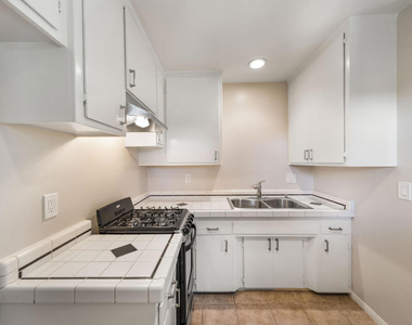 761 E Orange Grove Boulevard - Photo Thumbnail 4