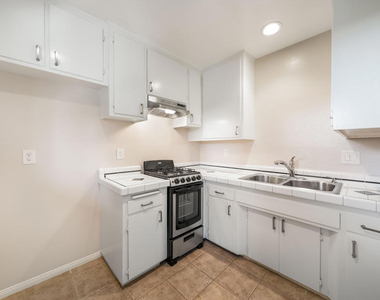 761 E Orange Grove Boulevard - Photo Thumbnail 2