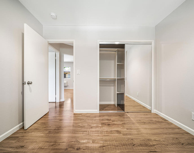 761 E Orange Grove Boulevard - Photo Thumbnail 8