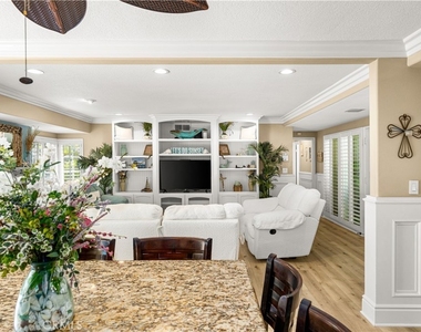 9442 Tiki Circle - Photo Thumbnail 4