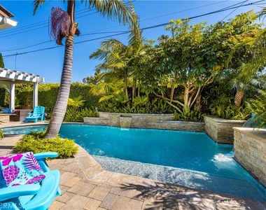 9442 Tiki Circle - Photo Thumbnail 11