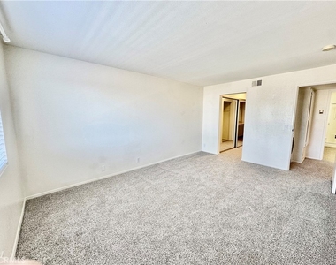 2501 S El Camino Real - Photo Thumbnail 13
