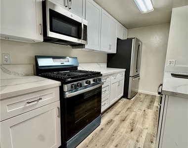 2501 S El Camino Real - Photo Thumbnail 6