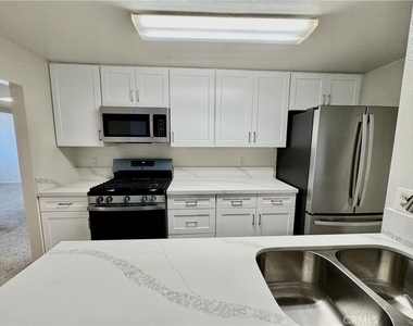 2501 S El Camino Real - Photo Thumbnail 5