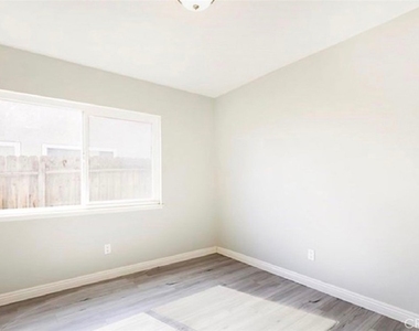5886 Sky Meadow - Photo Thumbnail 5