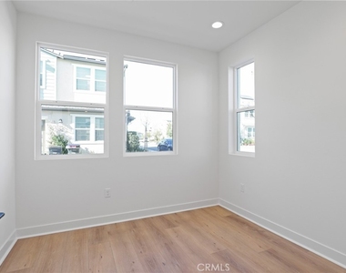 732 Jasper - Photo Thumbnail 17
