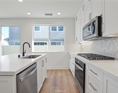 732 Jasper - Photo Thumbnail 13