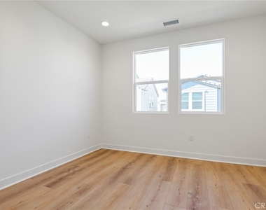 732 Jasper - Photo Thumbnail 4