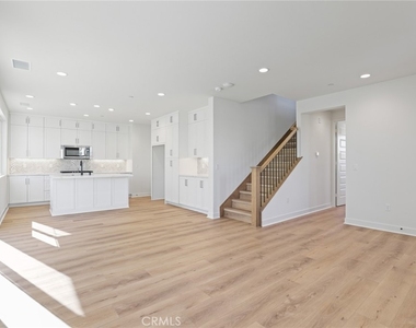 732 Jasper - Photo Thumbnail 3