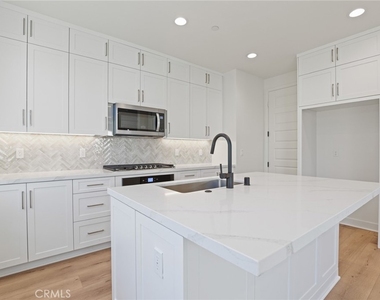 732 Jasper - Photo Thumbnail 11