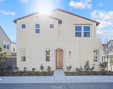 732 Jasper - Photo Thumbnail 2