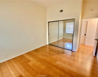 22814 Sailwind Way - Photo Thumbnail 17